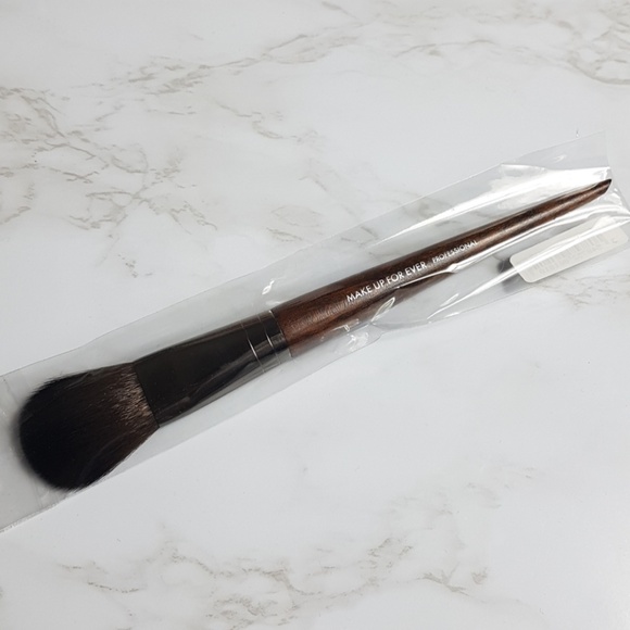 Makeup Forever Other - Make Up For Ever Pro #156 Brush